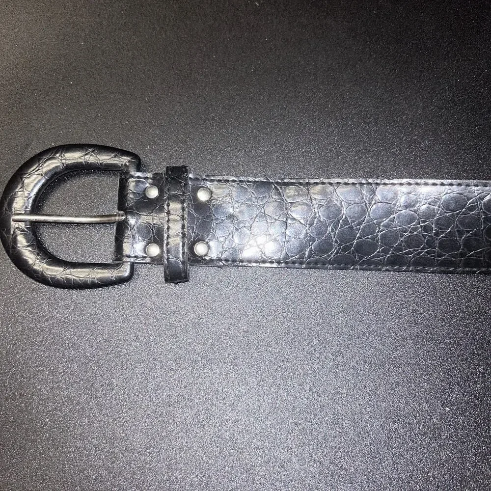 Black textured Faux Leather Silver-Tone Hardware Belt Women's Size 10